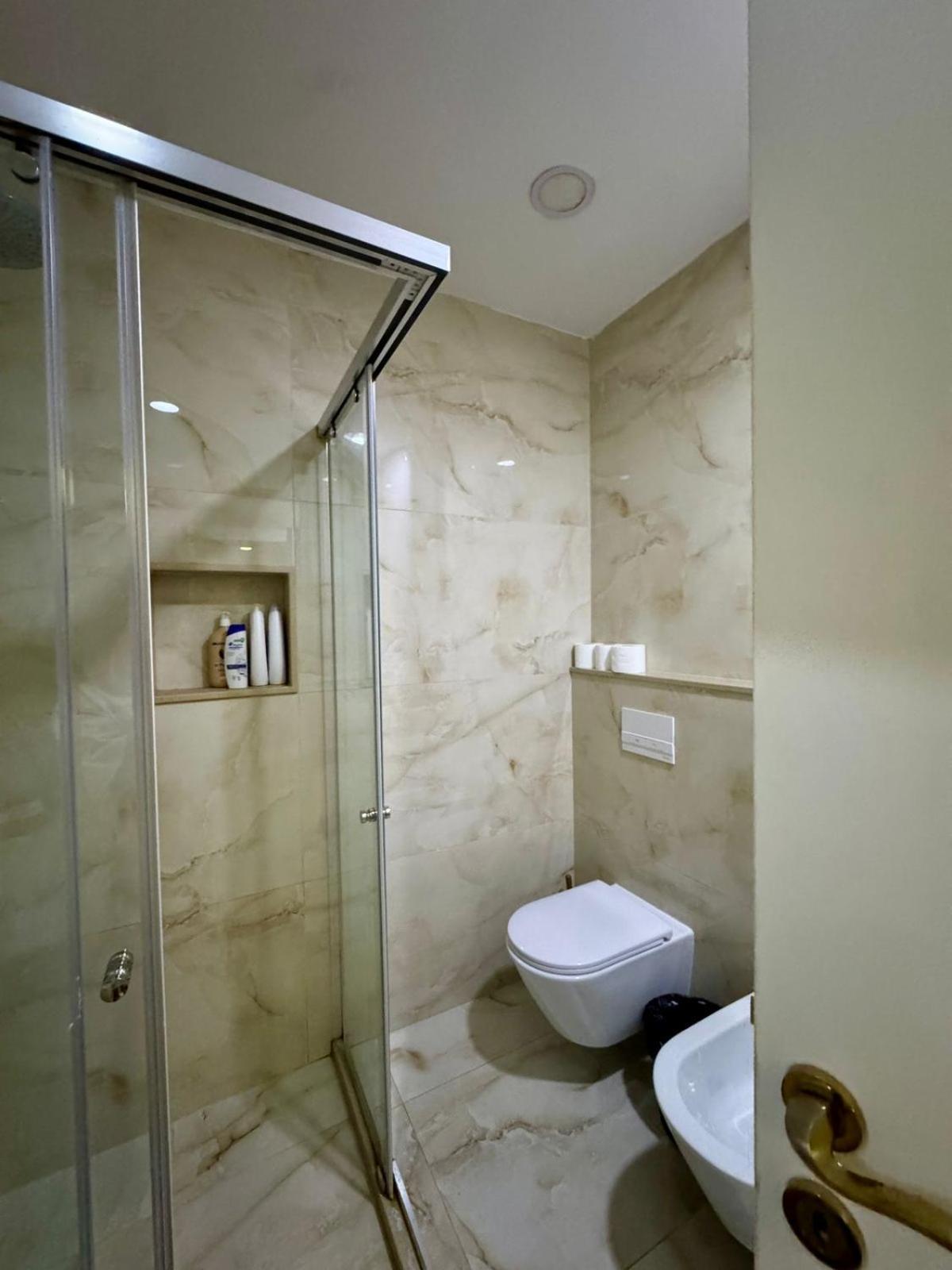 Rest Bllok Apartment Tirana